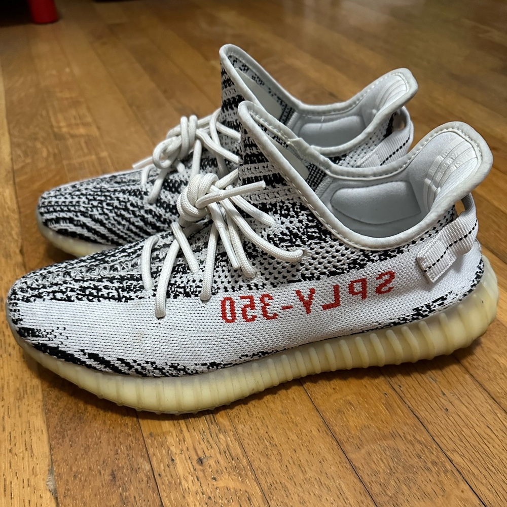 USED Adidas Yeezy 350 V2 Zebra Size 10.5